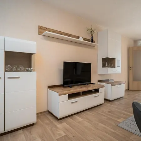 Apartament Mit Gartenblick *